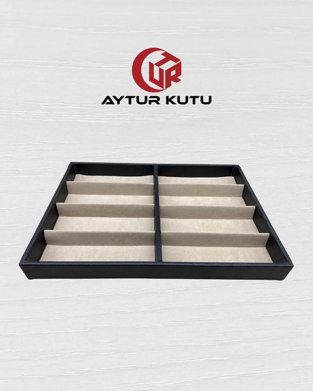 Siyah suni deri 8 gözlü gözlük küvezi, açılı görünüm